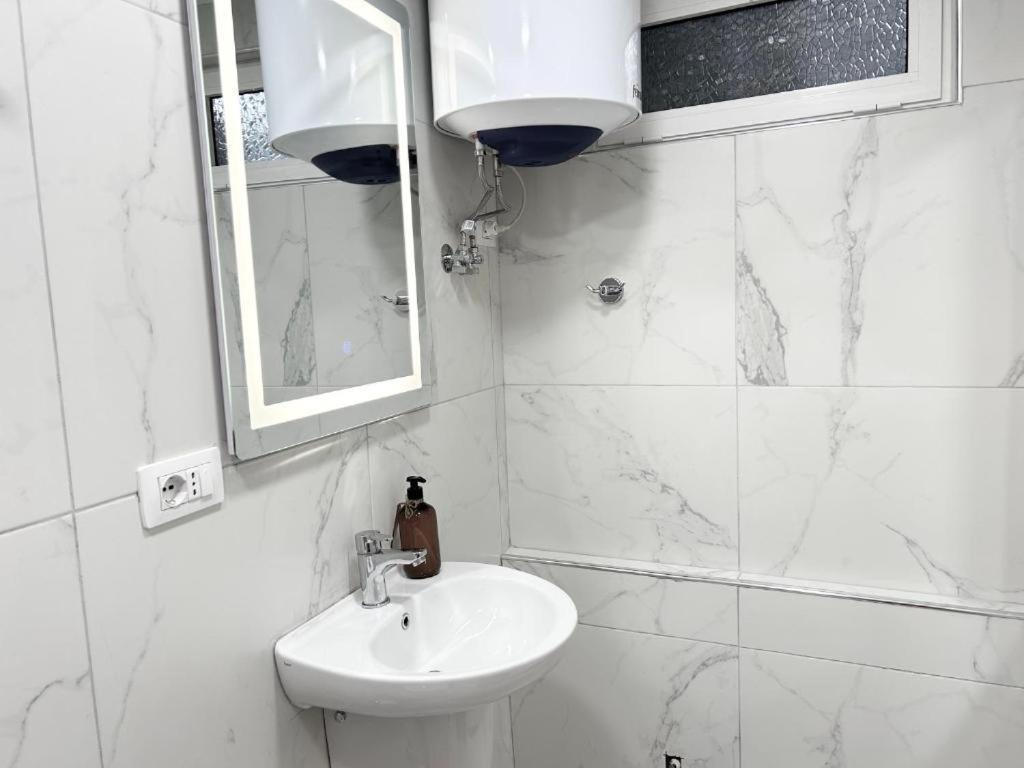 Tirana Inn Hotel Екстериор снимка
