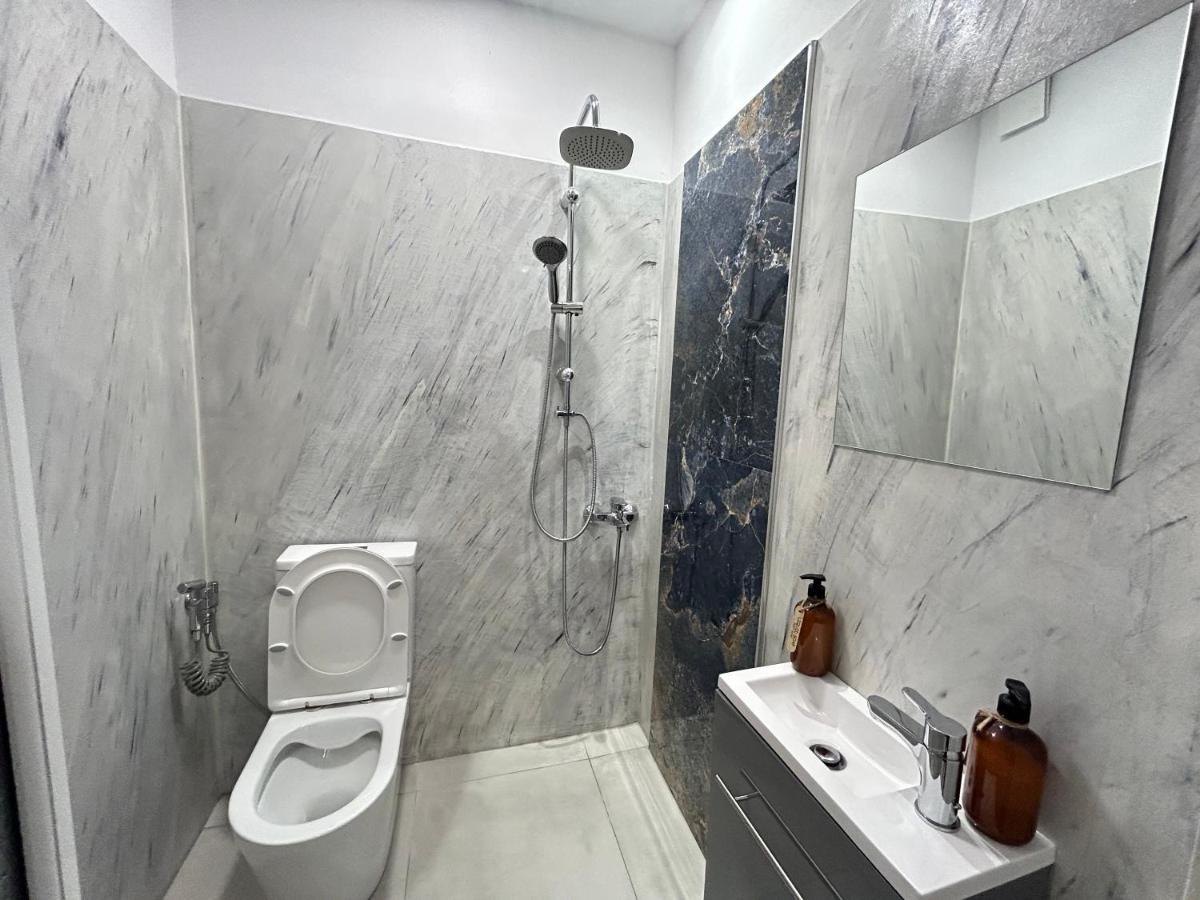 Tirana Inn Hotel Екстериор снимка