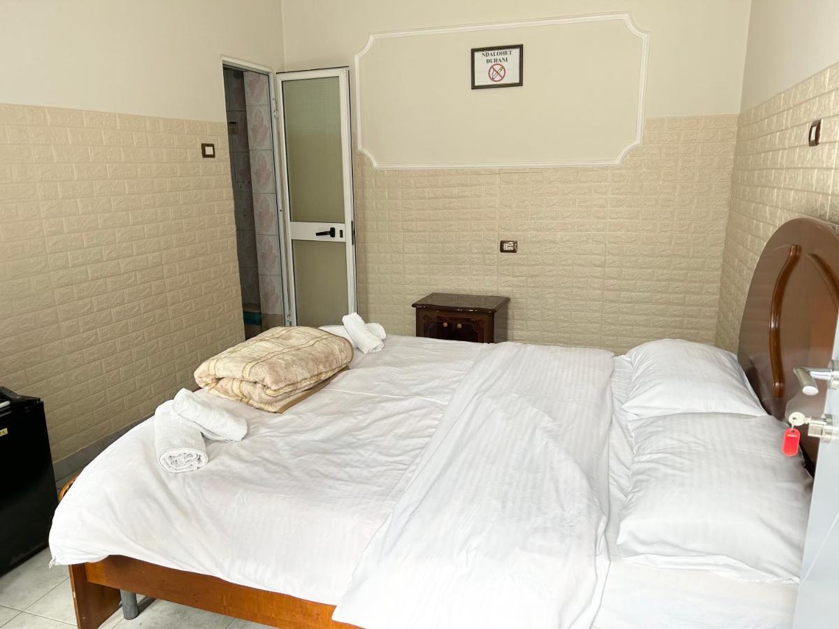 Tirana Inn Hotel Стая снимка